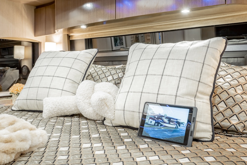 2017 Prevost Marathon  H3-45 For Sale
