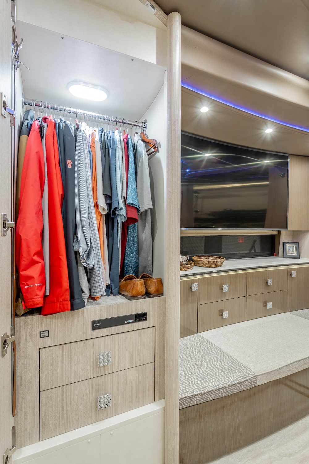 2017 Prevost Marathon  H3-45 For Sale