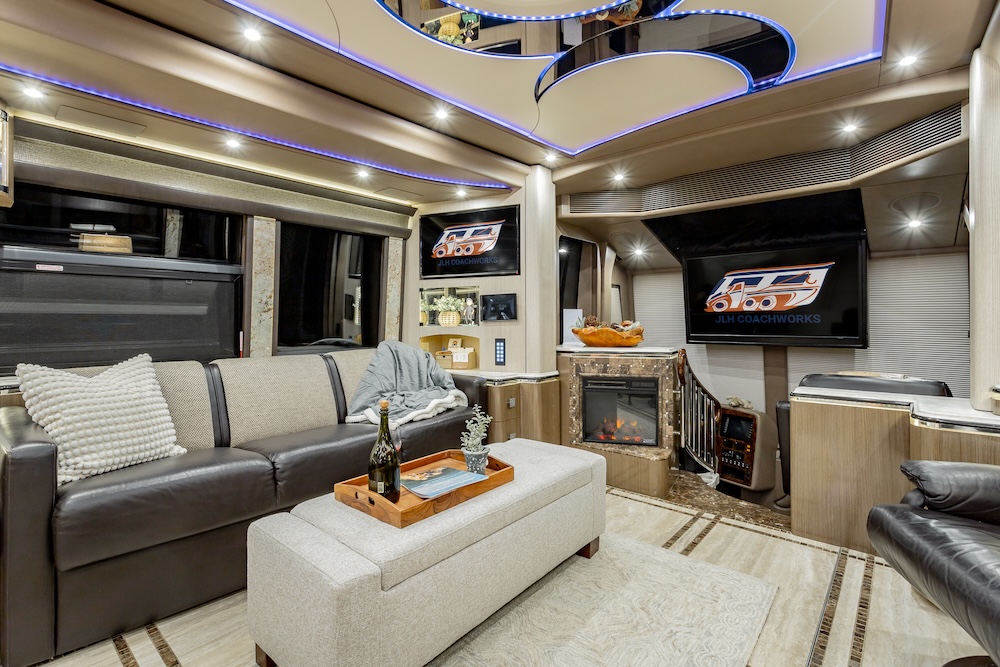 2017 Prevost Marathon  H3-45 For Sale