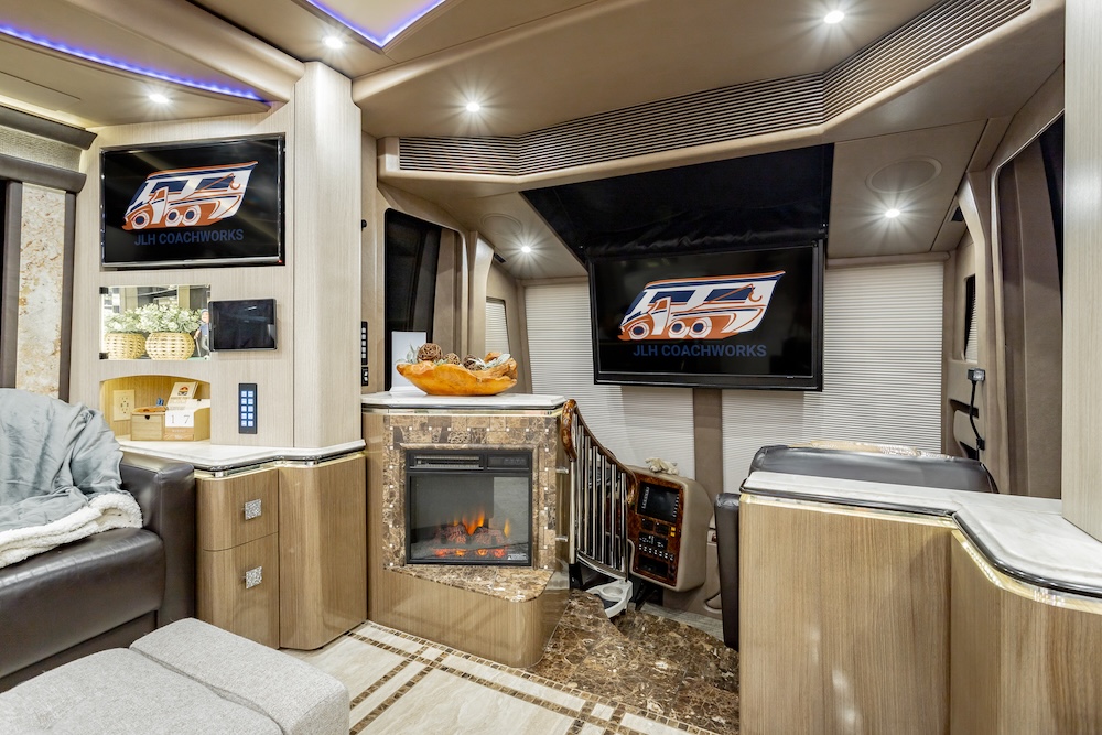 2017 Prevost Marathon  H3-45 For Sale
