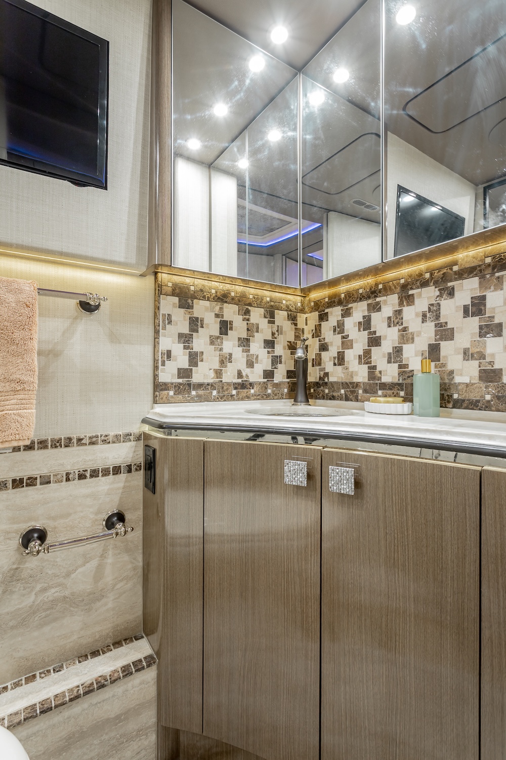 2017 Prevost Marathon  H3-45 For Sale