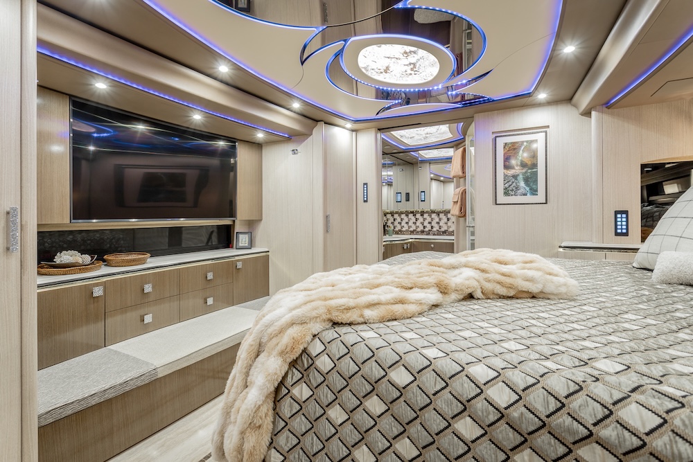 2017 Prevost Marathon  H3-45 For Sale