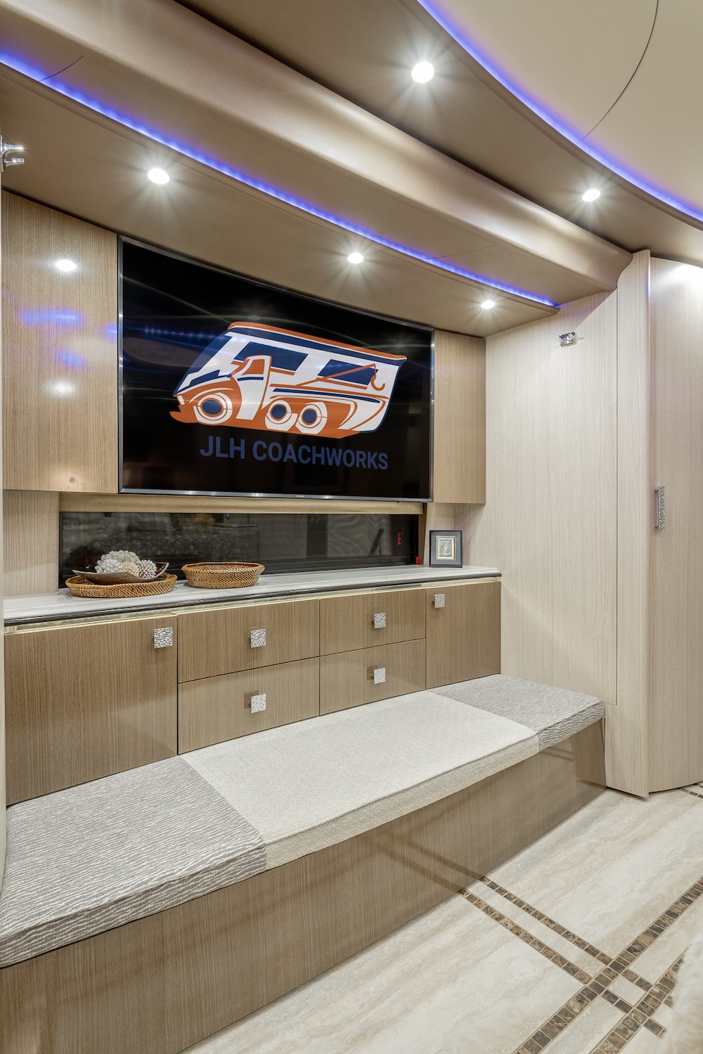 2017 Prevost Marathon  H3-45 For Sale