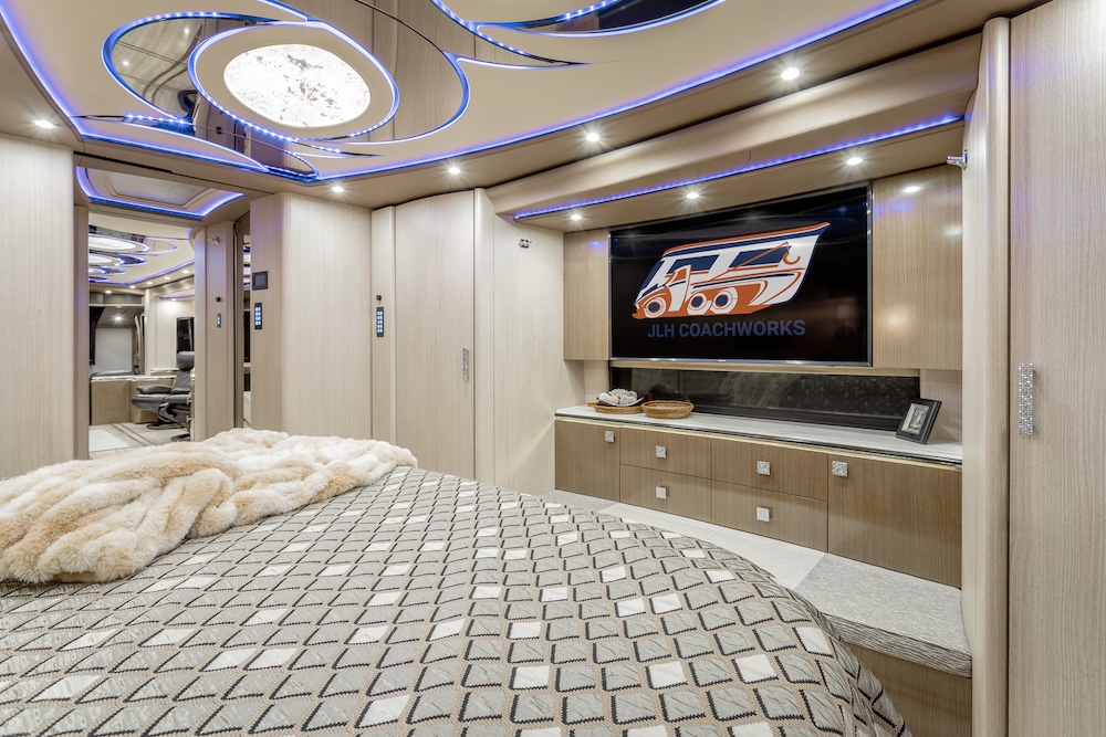 2017 Prevost Marathon  H3-45 For Sale