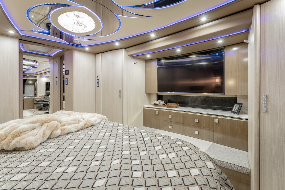 2017 Prevost Marathon  H3-45 For Sale