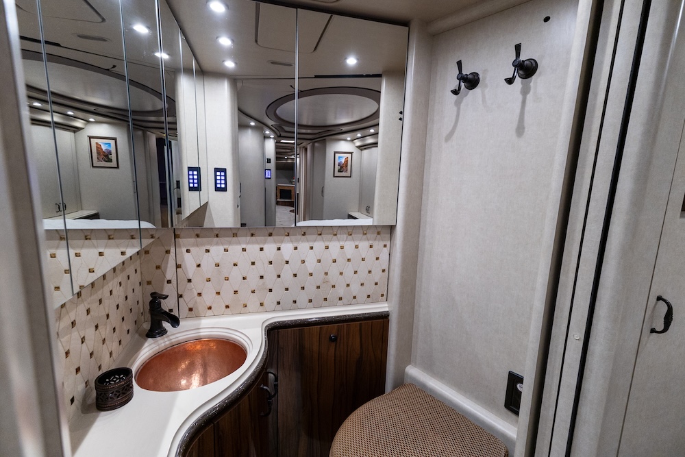 2017 Prevost Marathon H3-45 For Sale