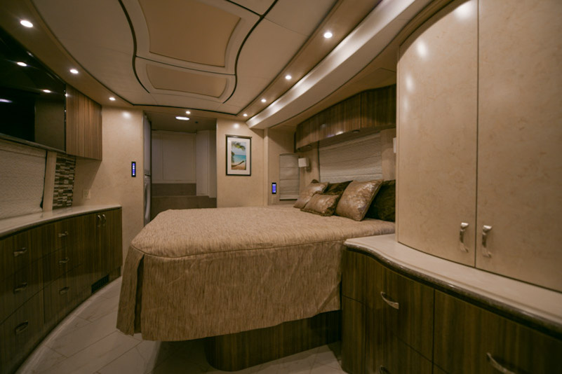 2017 Prevost Marathon XLII For Sale