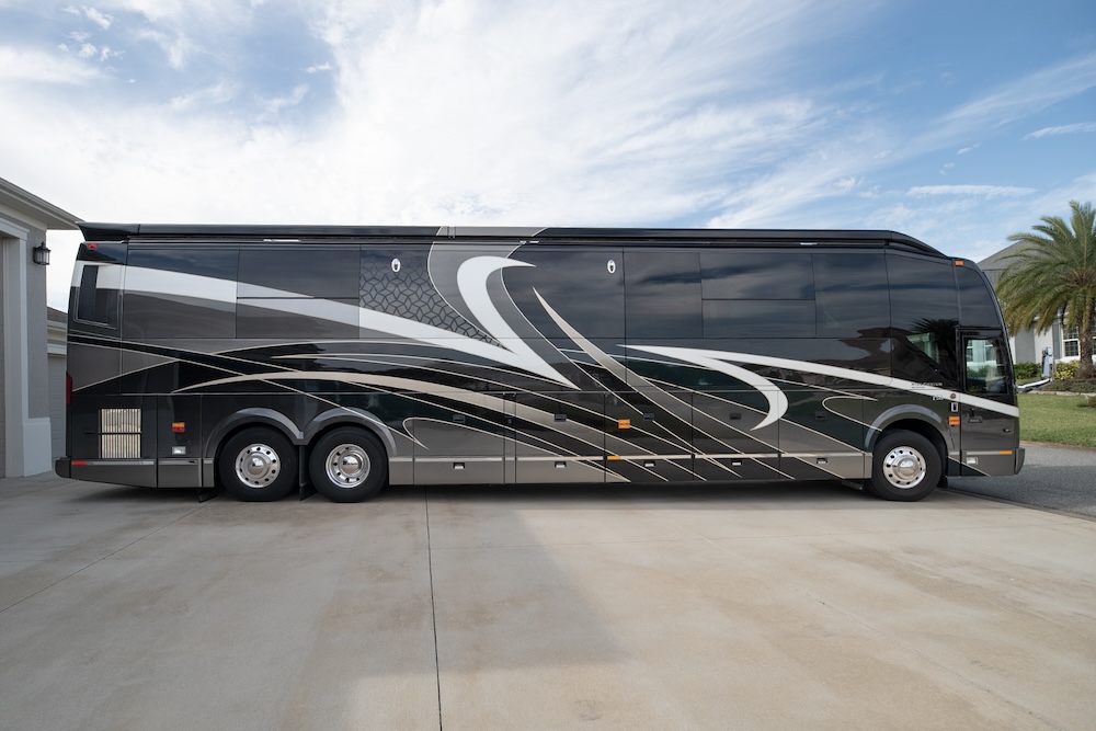 2017 Prevost Millennium  H3-45 For Sale