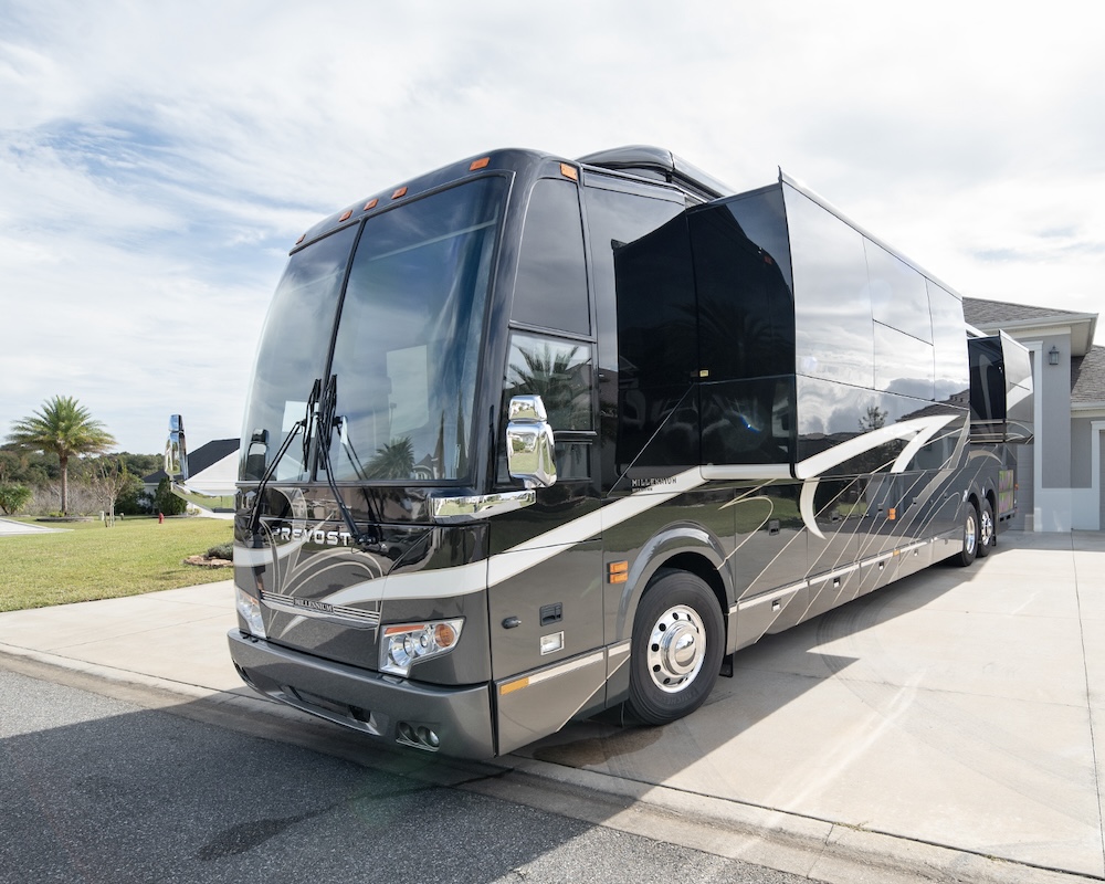 2017 Prevost Millennium  H3-45 For Sale
