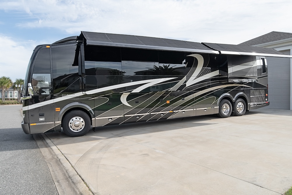 2017 Prevost Millennium  H3-45 For Sale