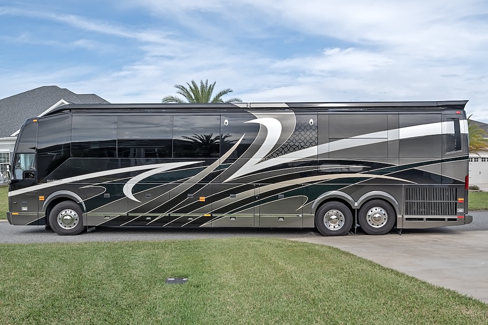 2017 Prevost Millennium  H3-45 For Sale