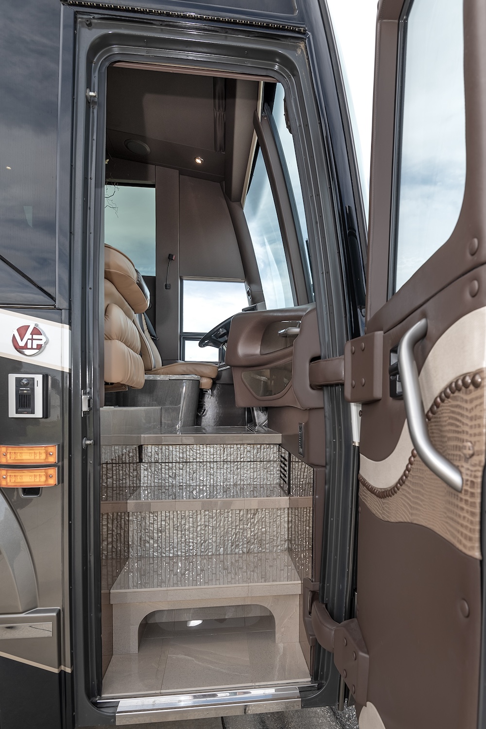 2017 Prevost Millennium  H3-45 For Sale