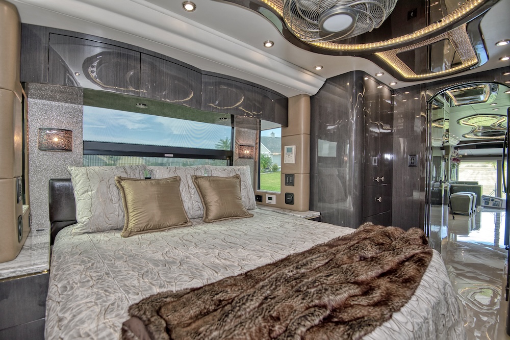 2017 Prevost Millennium  H3-45 For Sale