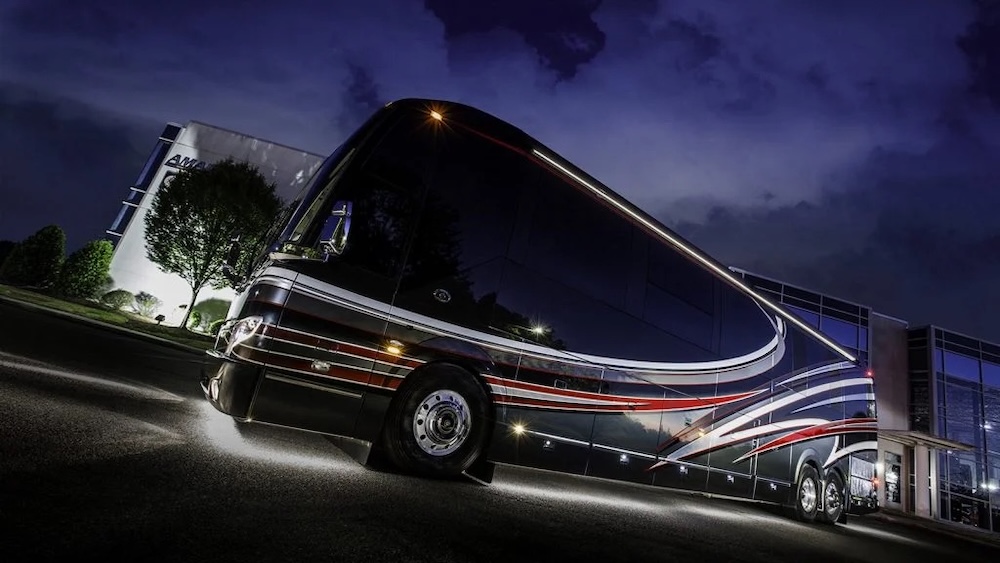 2018 Prevost Featherlite  H3-45 For Sale