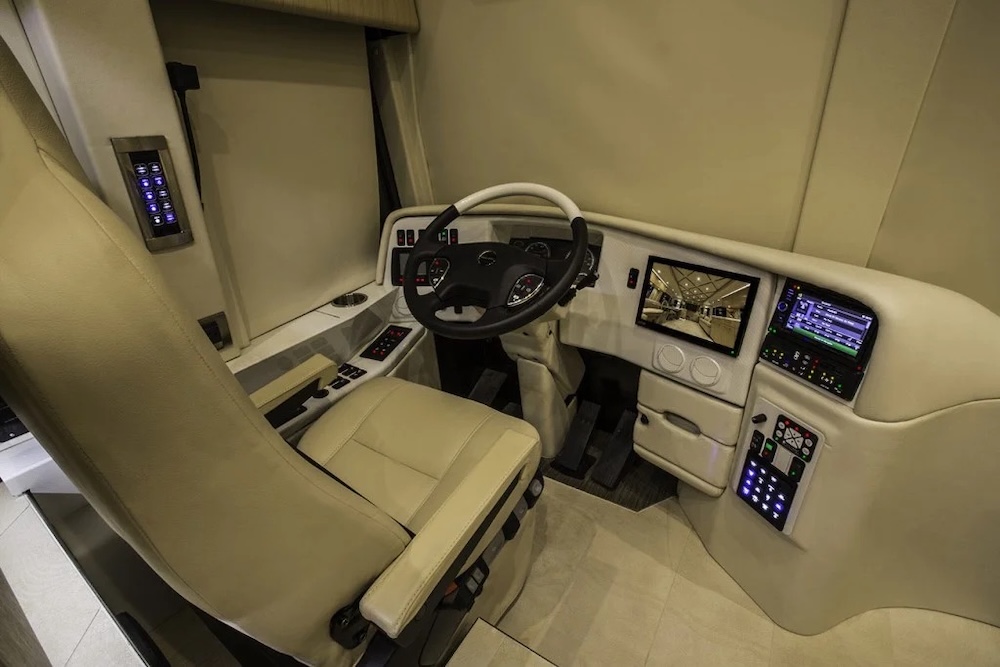 2018 Prevost Featherlite H3-45 For Sale