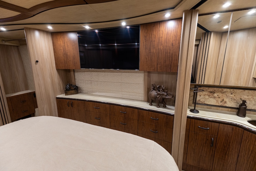 2018 Prevost Marathon H3-45 For Sale