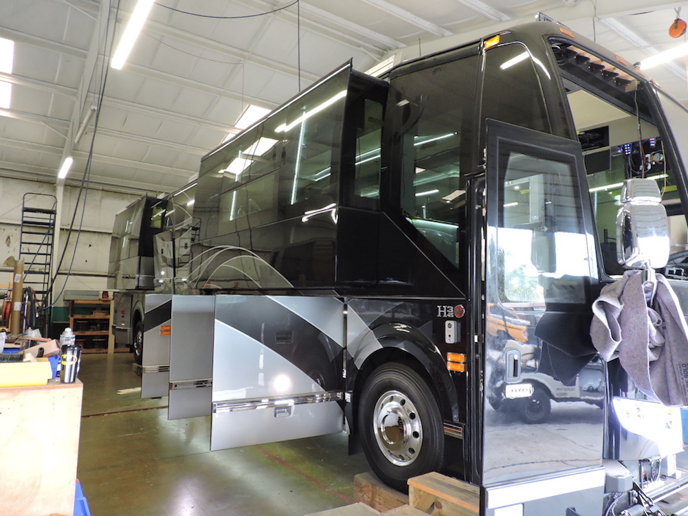 2018 Prevost Parliament H3-45 For Sale