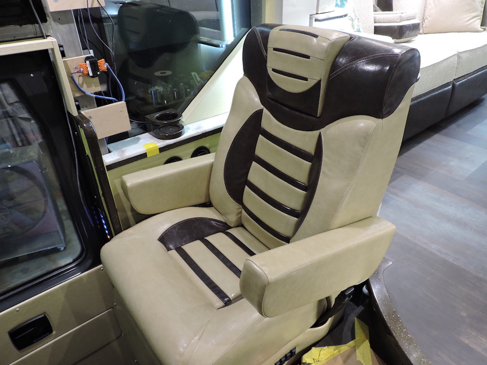 2018 Prevost Parliament H3-45 For Sale