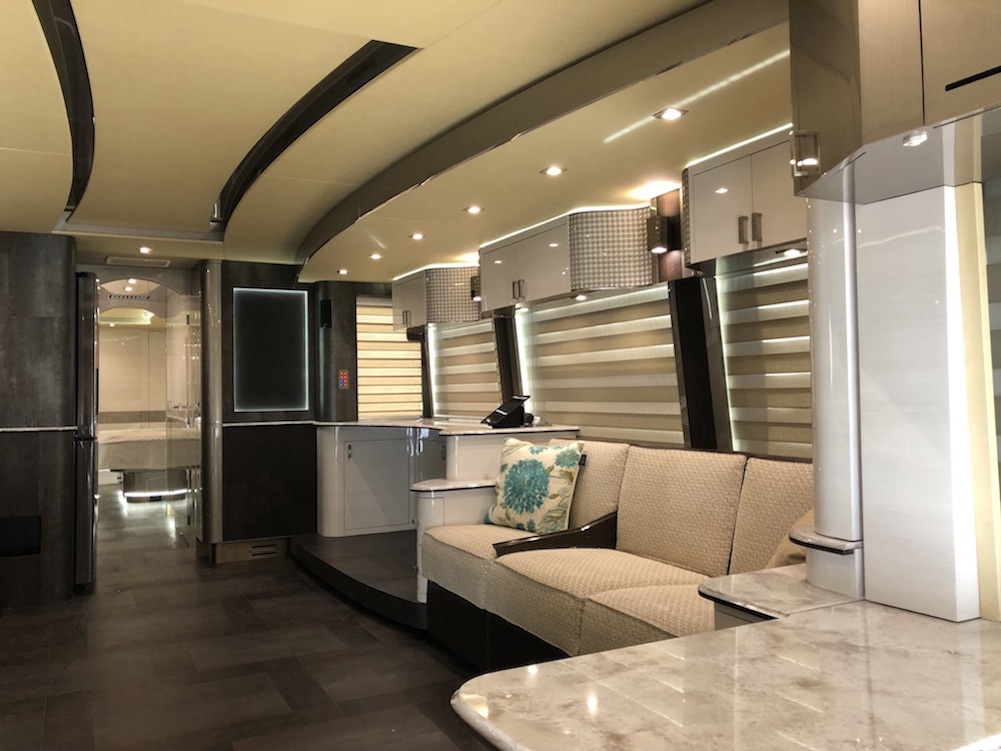 2018 Prevost Parliament H3-45 For Sale
