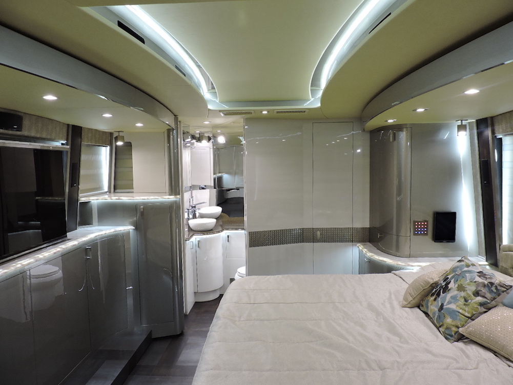 2018 Prevost Parliament H3-45 For Sale