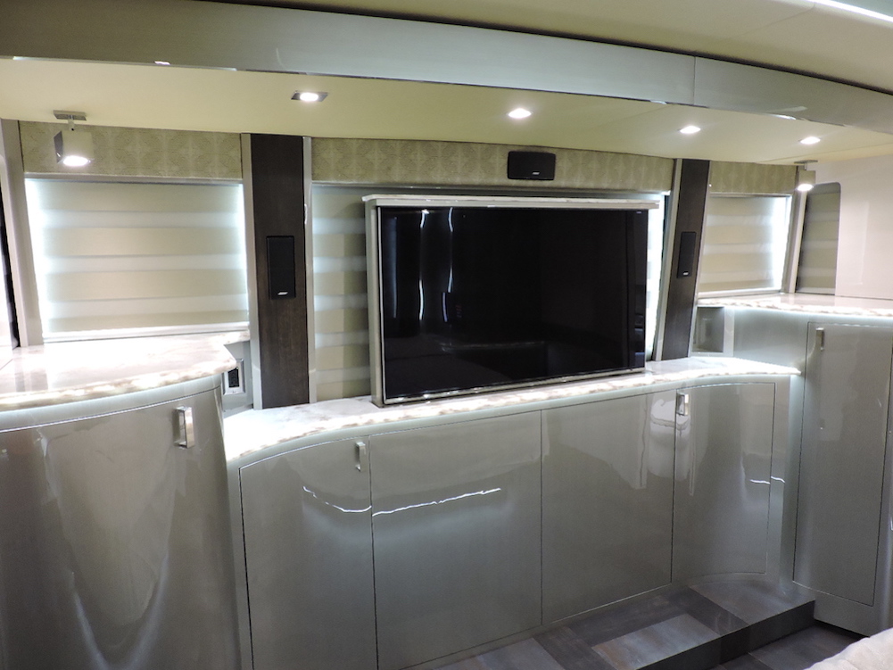 2018 Prevost Parliament H3-45 For Sale