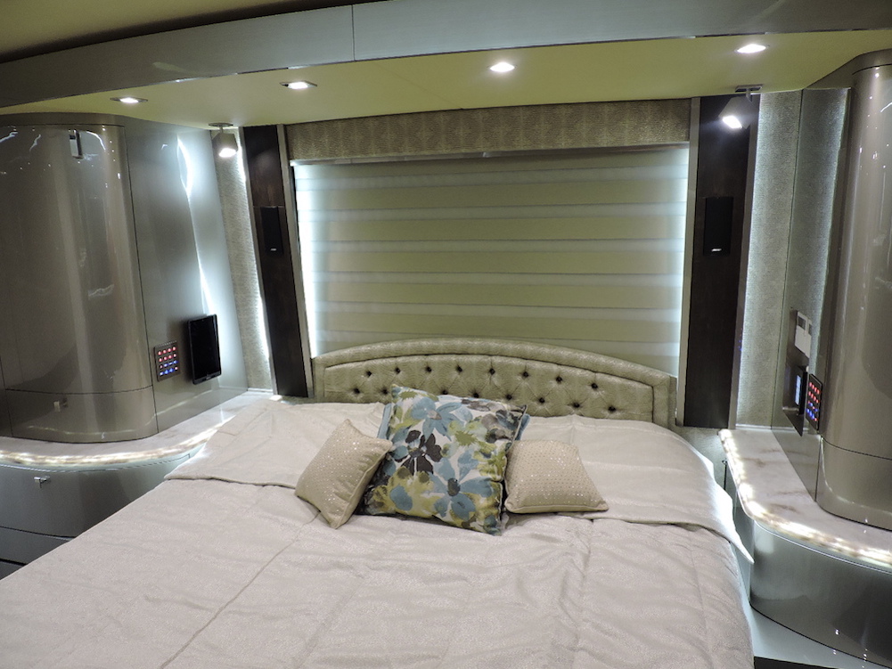 2018 Prevost Parliament H3-45 For Sale