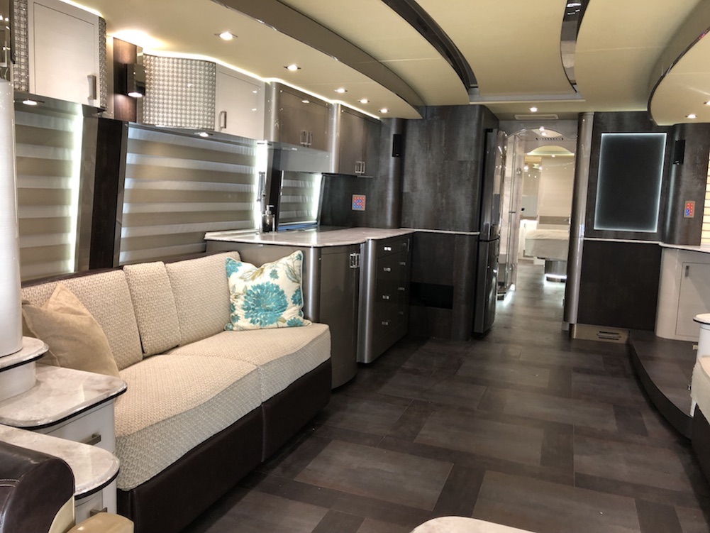 2018 Prevost Parliament H3-45 For Sale