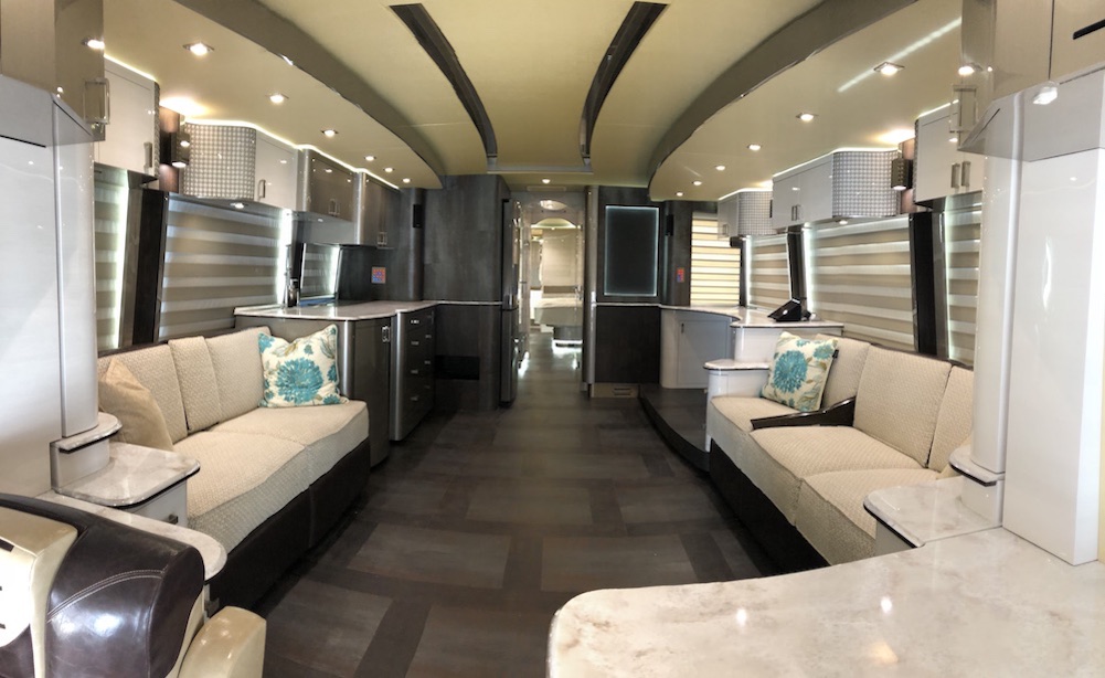 2018 Prevost Parliament H3-45 For Sale