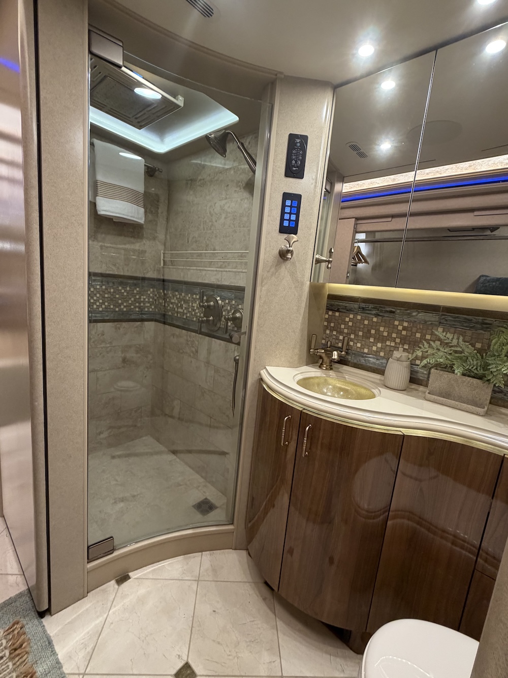 2019 Prevost Marathon H3-45 For Sale