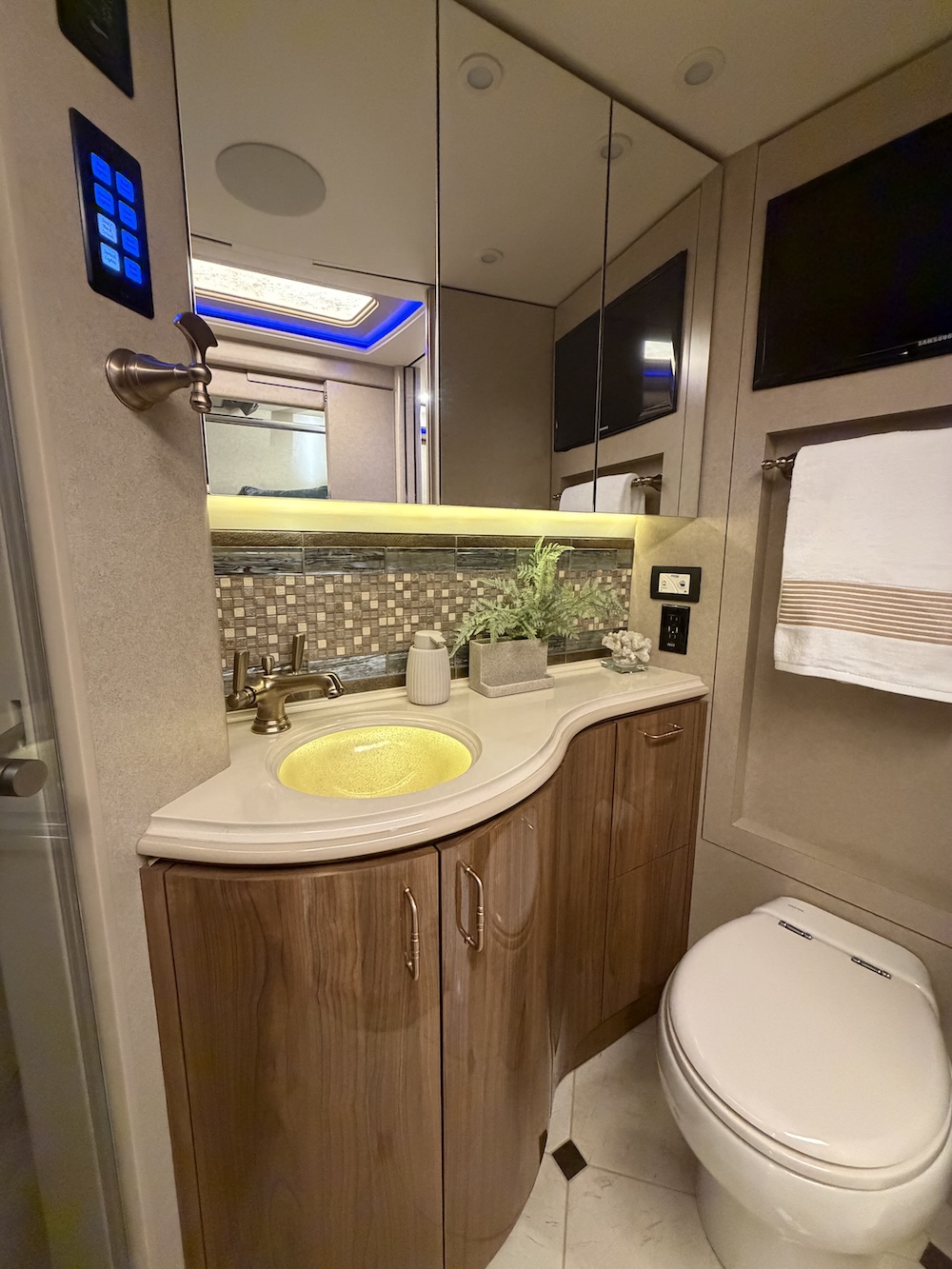 2019 Prevost Marathon H3-45 For Sale