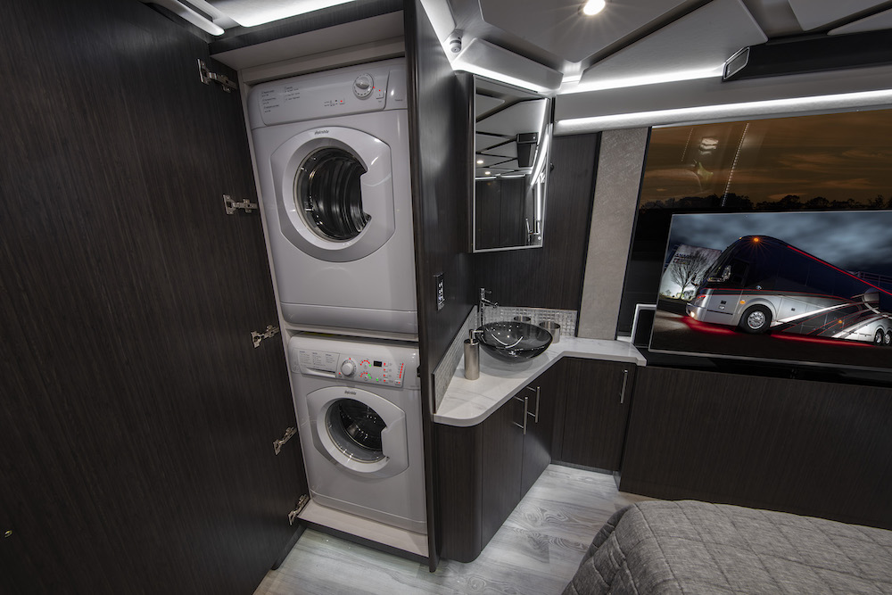 2020 Prevost Featherlite H3-45 For Sale