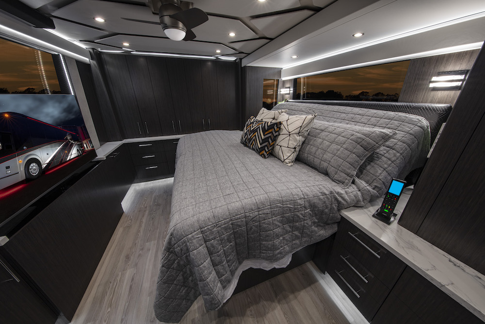 2020 Prevost Featherlite H3-45 For Sale