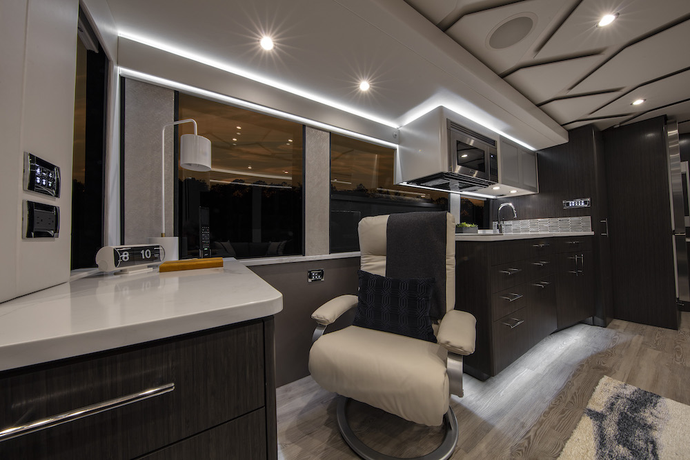 2020 Prevost Featherlite H3-45 For Sale