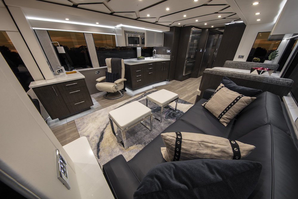 2020 Prevost Featherlite H3-45 For Sale