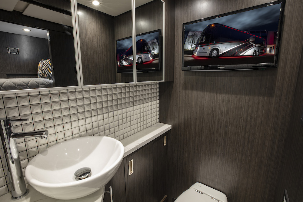 2020 Prevost Featherlite H3-45 For Sale
