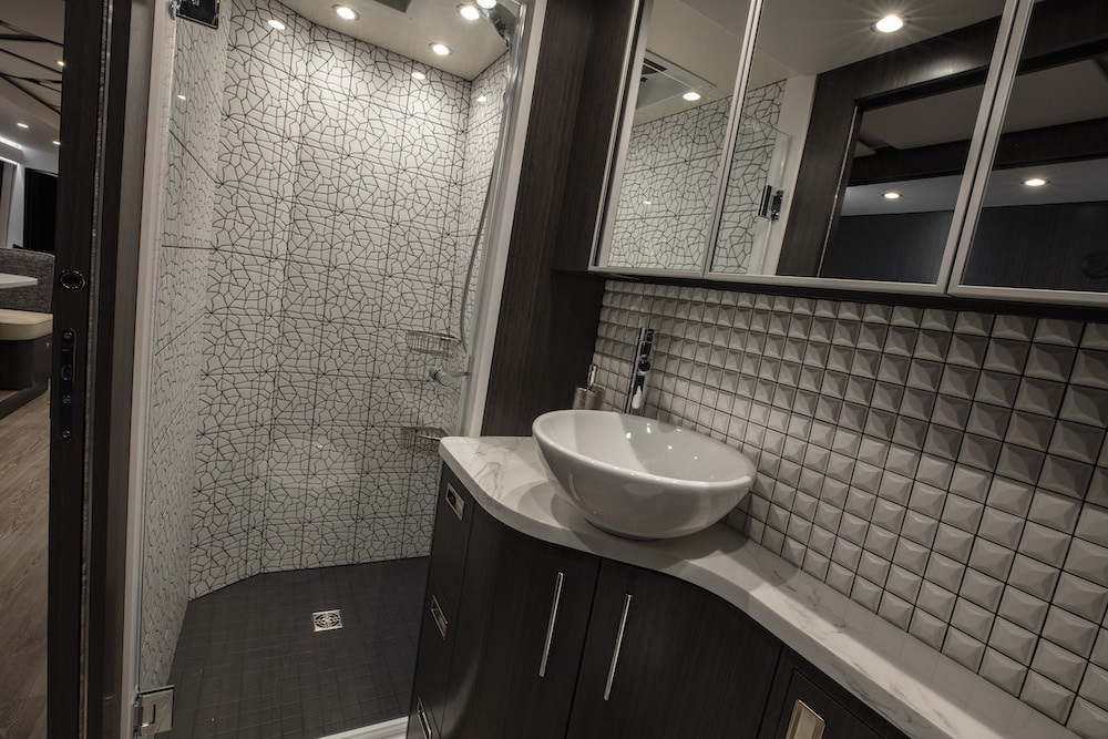 2020 Prevost Featherlite H3-45 For Sale