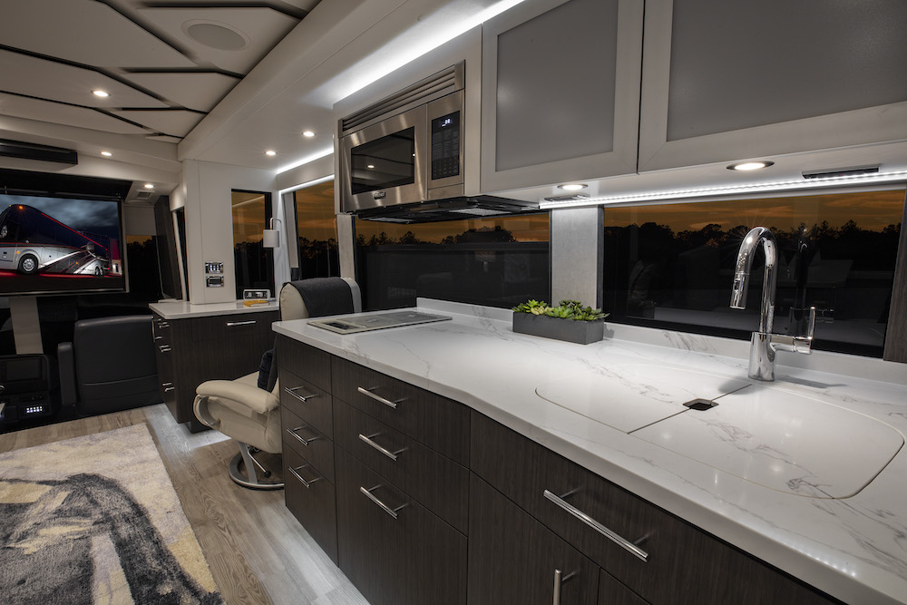 2020 Prevost Featherlite H3-45 For Sale