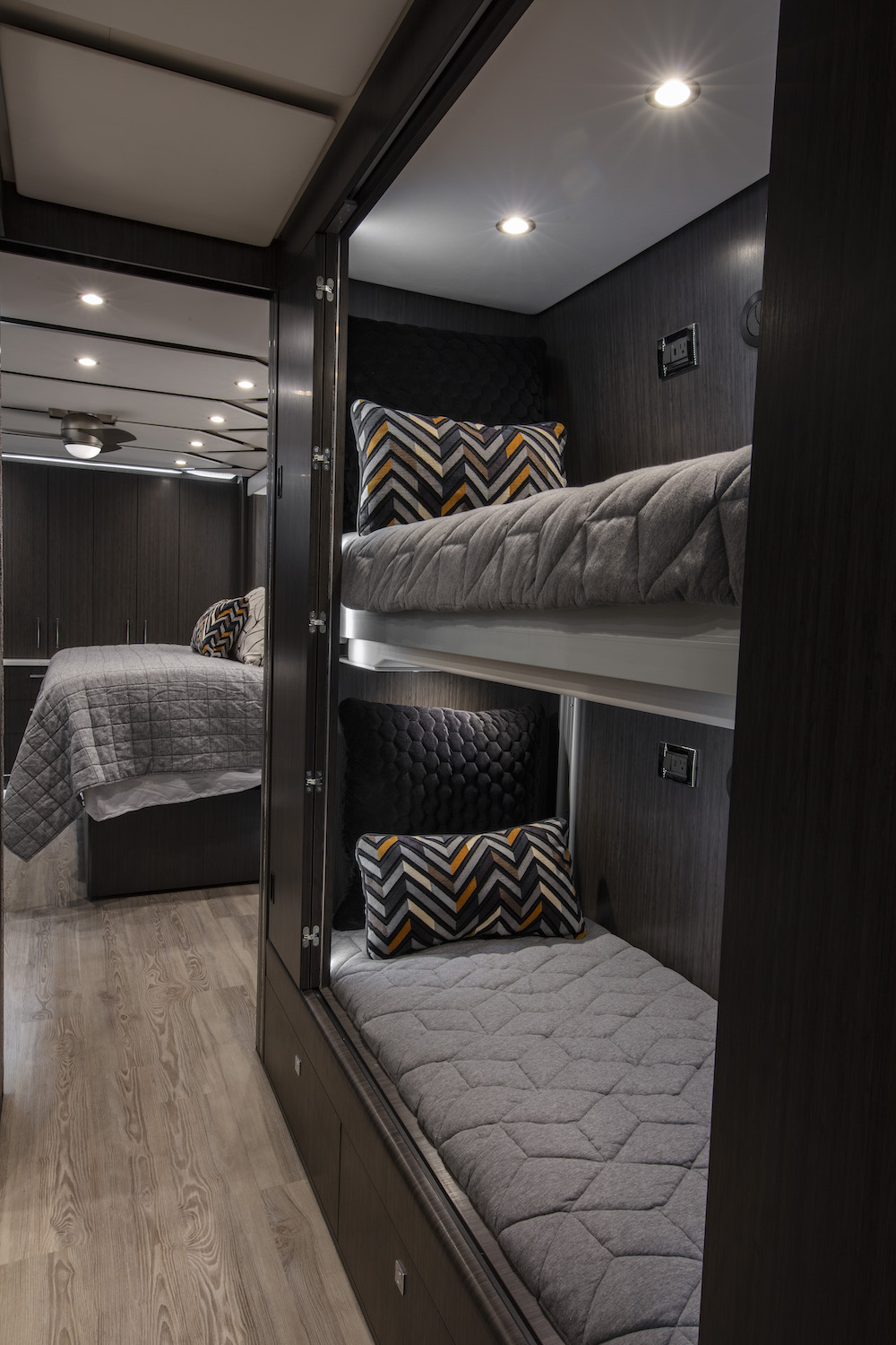 2020 Prevost Featherlite H3-45 For Sale