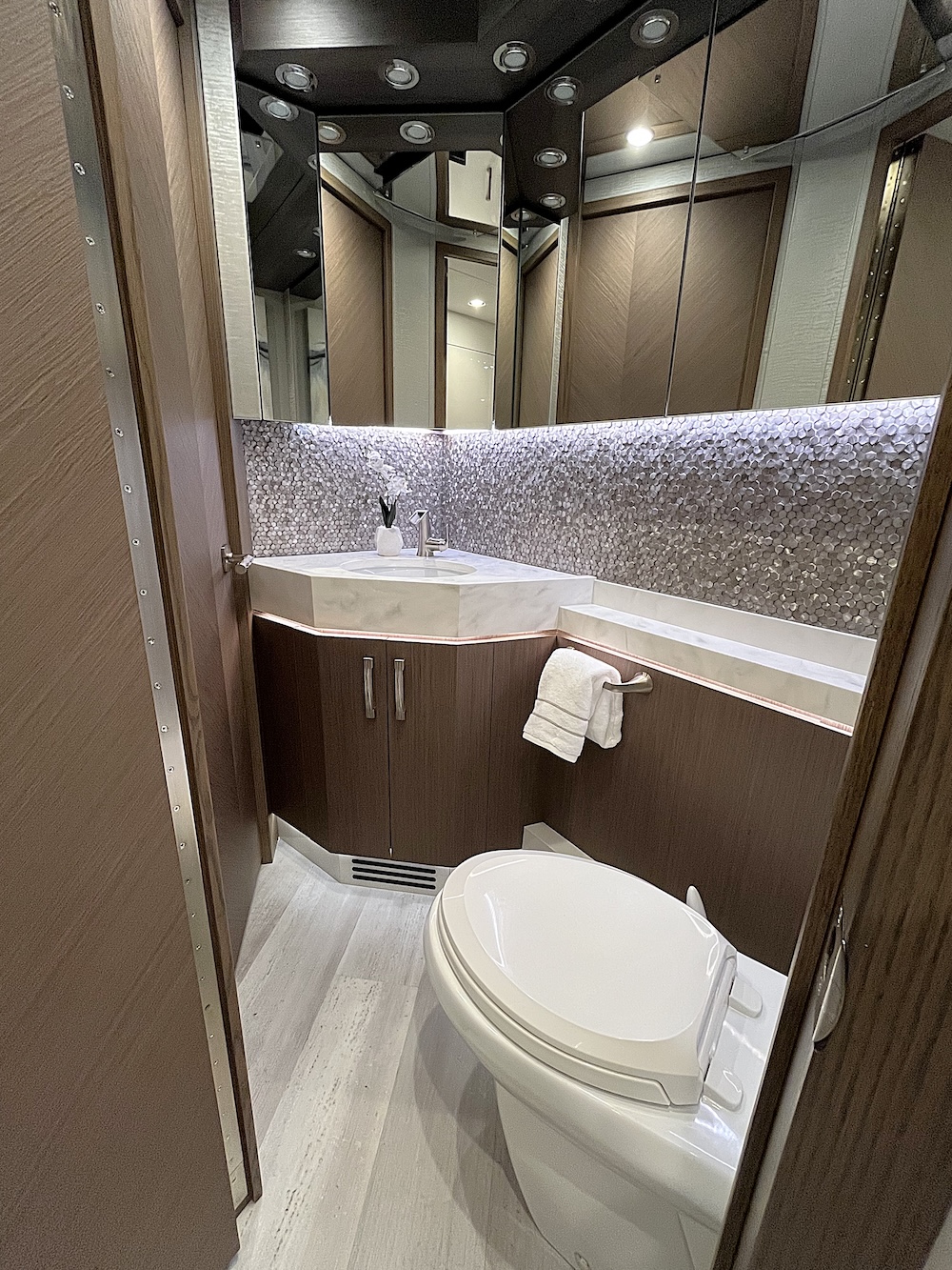 2021 Prevost Liberty H3-45 For Sale