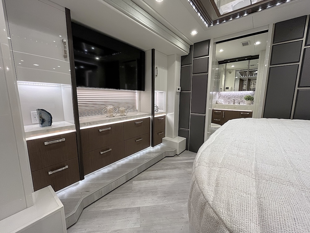 2021 Prevost Liberty H3-45 For Sale