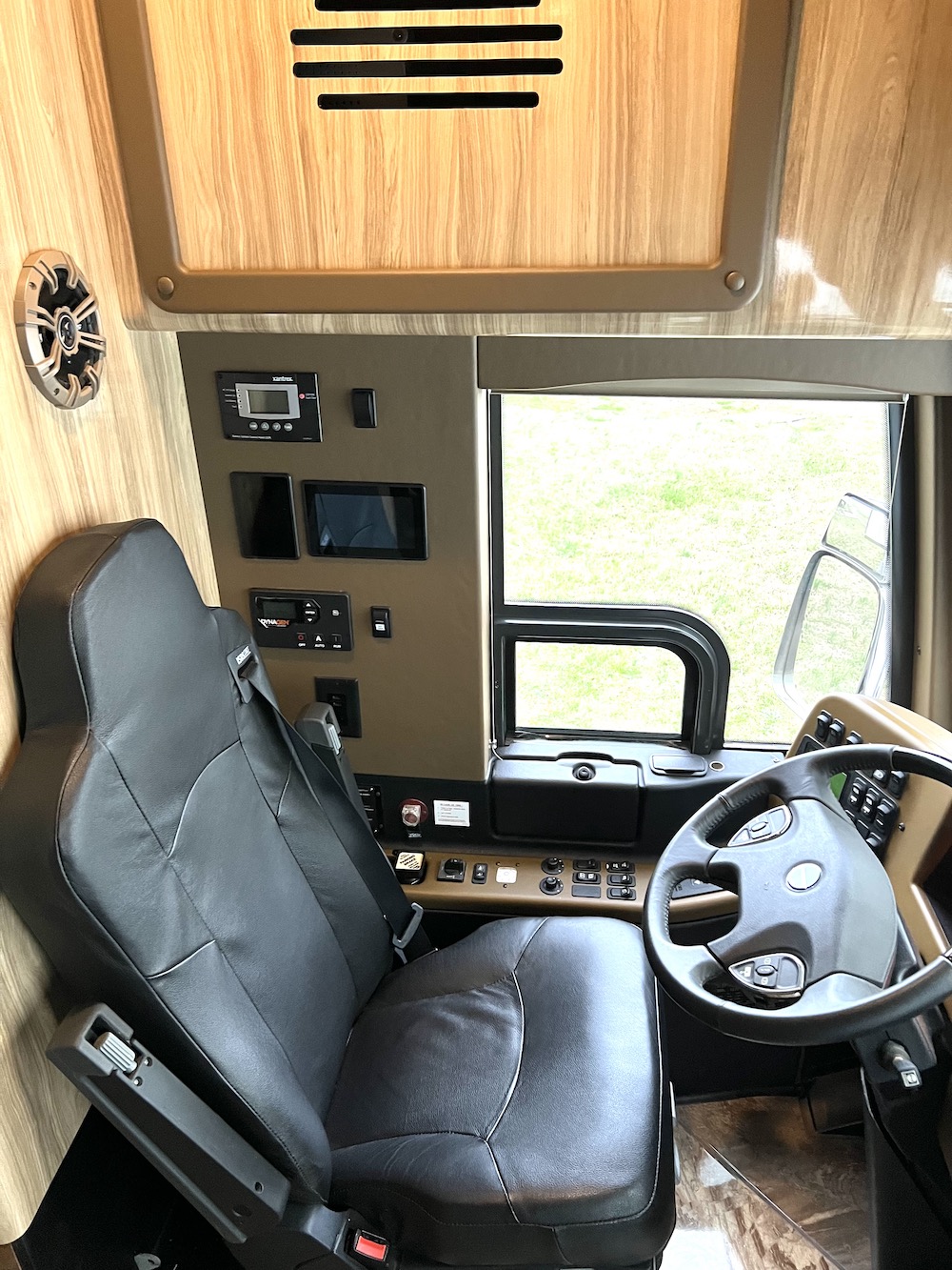 2021 Prevost Nashville Coach  H3-45 For Sale