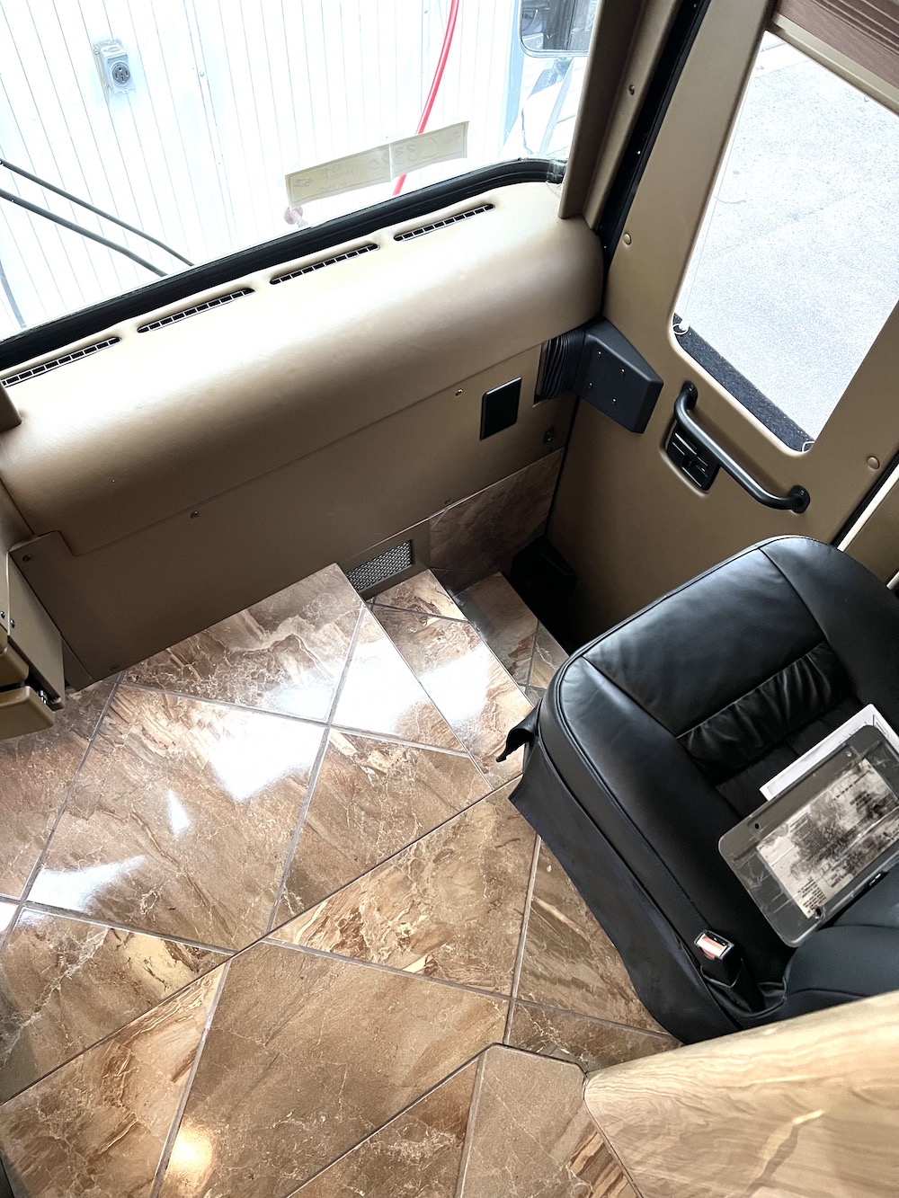 2021 Prevost Nashville Coach  H3-45 For Sale