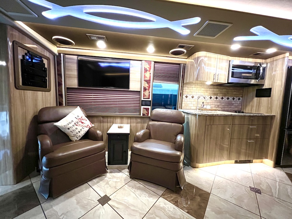 2021 Prevost Nashville Coach  H3-45 For Sale