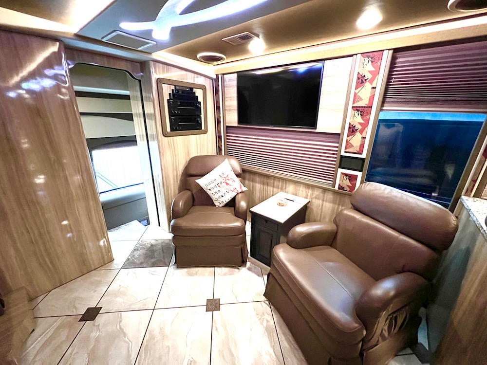2021 Prevost Nashville Coach  H3-45 For Sale