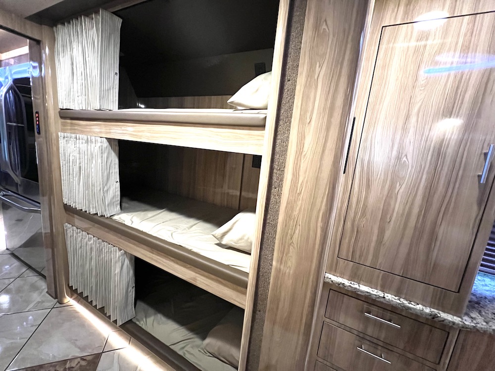 2021 Prevost Nashville Coach  H3-45 For Sale