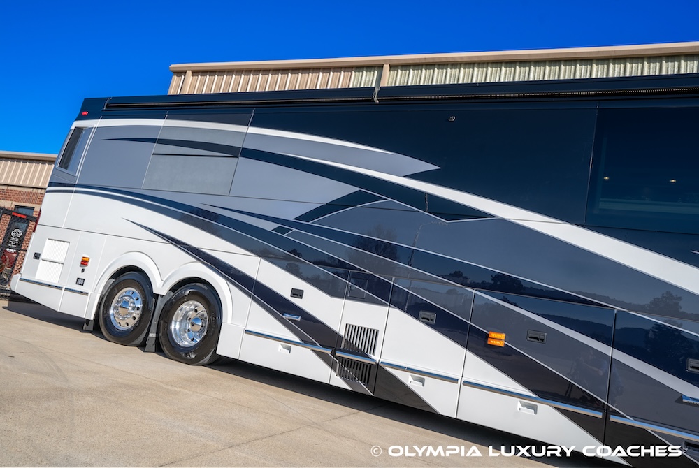 2022 Prevost Emerald  H3-45 For Sale