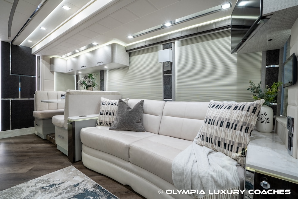 2022 Prevost Emerald  H3-45 For Sale