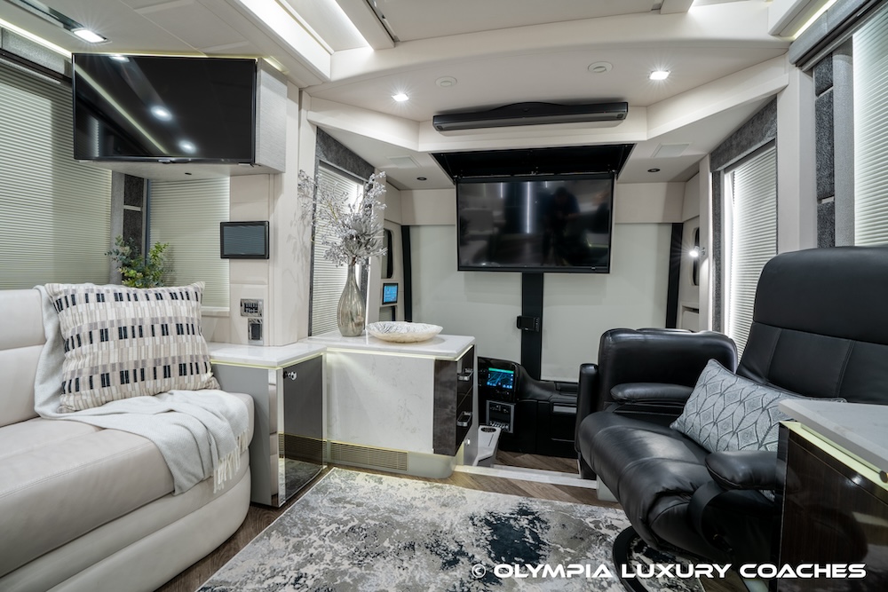 2022 Prevost Emerald  H3-45 For Sale