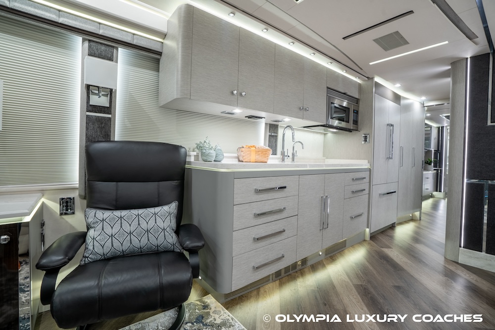 2022 Prevost Emerald  H3-45 For Sale