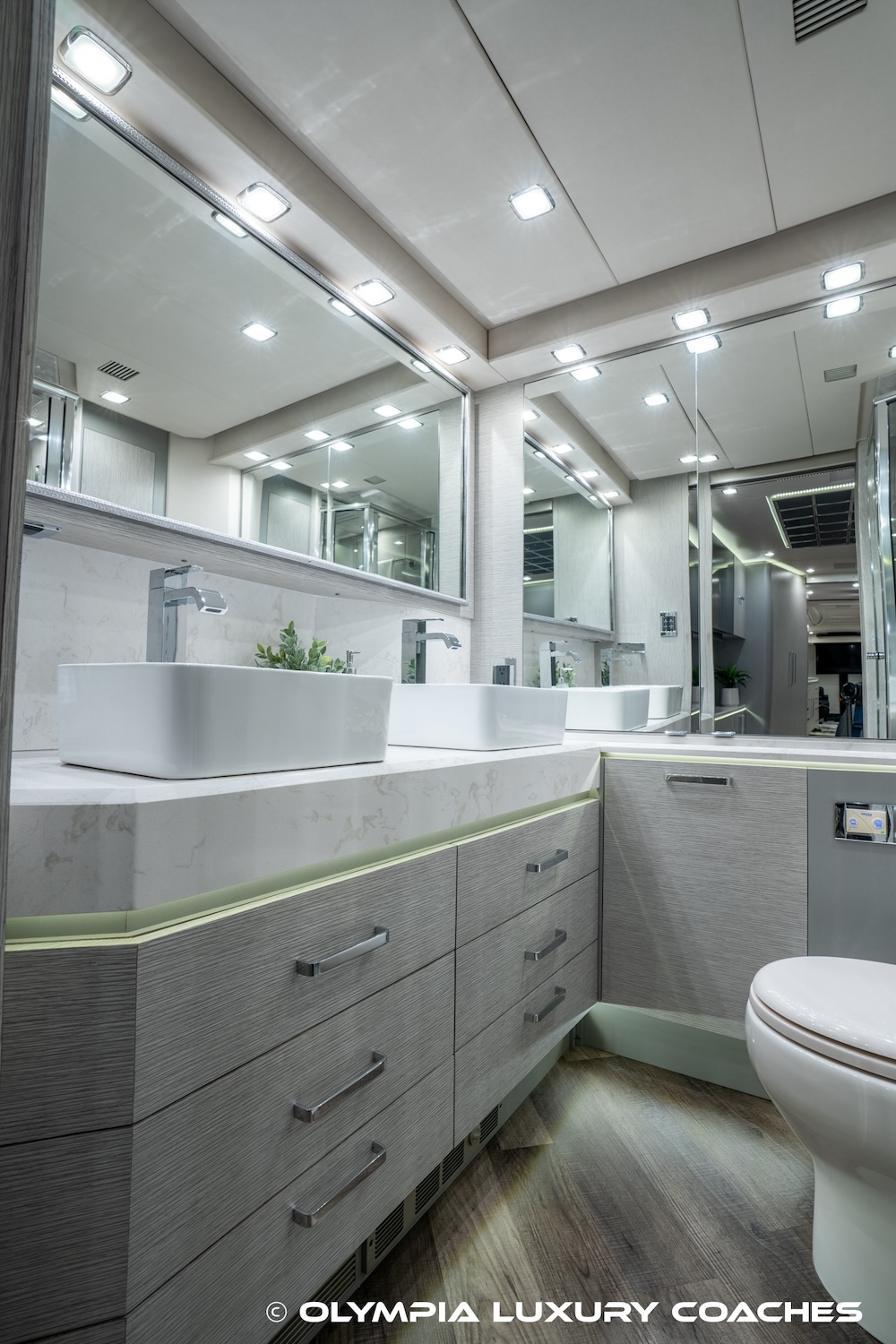 2022 Prevost Emerald  H3-45 For Sale